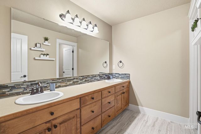 4694 N Abruzzo Ave, Meridian, ID 83646