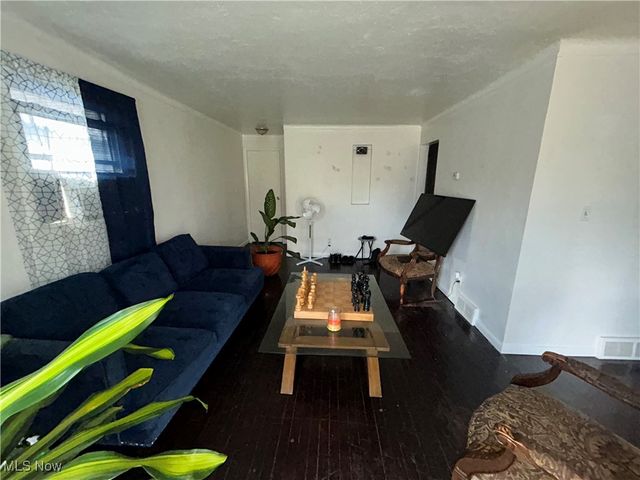 4736 E 178th Street, Cleveland, OH 44128