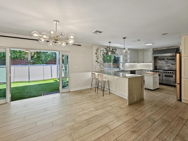 2411 S Olive Avenue, West Palm Beach, FL 33401