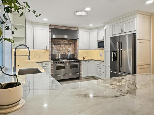 2411 S Olive Avenue, West Palm Beach, FL 33401