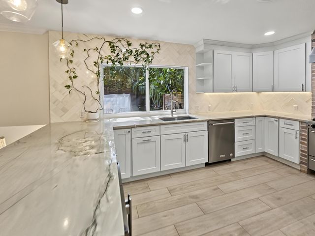 2411 S Olive Avenue, West Palm Beach, FL 33401