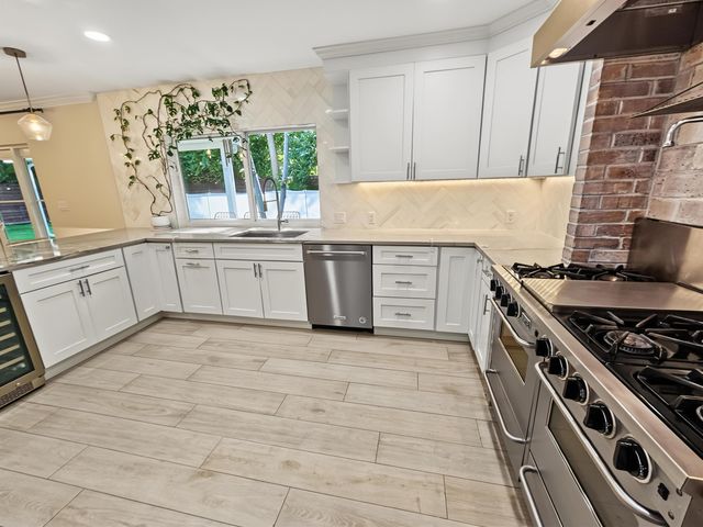 2411 S Olive Avenue, West Palm Beach, FL 33401