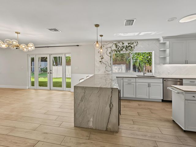 2411 S Olive Avenue, West Palm Beach, FL 33401