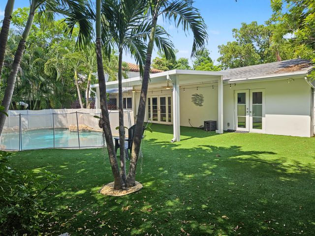 2411 S Olive Avenue, West Palm Beach, FL 33401