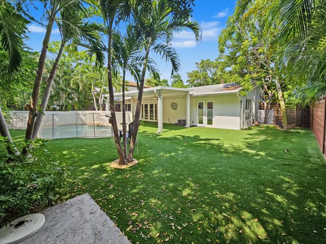2411 S Olive Avenue, West Palm Beach, FL 33401