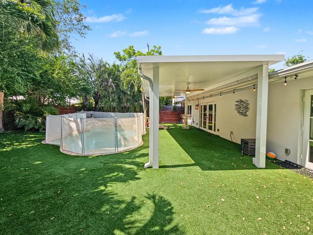 2411 S Olive Avenue, West Palm Beach, FL 33401