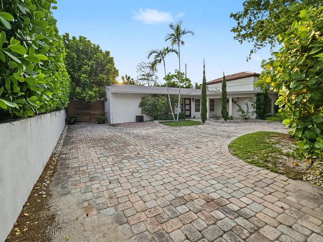 2411 S Olive Avenue, West Palm Beach, FL 33401