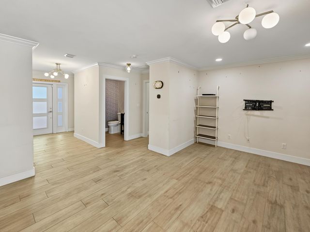 2411 S Olive Avenue, West Palm Beach, FL 33401