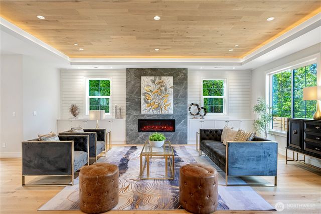 12811 SE 44th Place, Bellevue, WA 98006