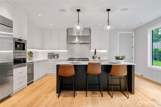 12811 SE 44th Place, Bellevue, WA 98006