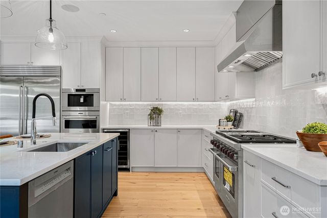 12811 SE 44th Place, Bellevue, WA 98006