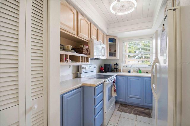 2814 SWIFTON DRIVE 108, Sarasota, FL 34231