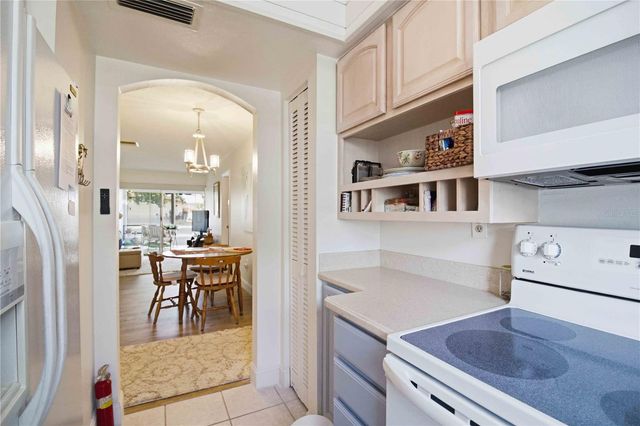 2814 SWIFTON DRIVE 108, Sarasota, FL 34231