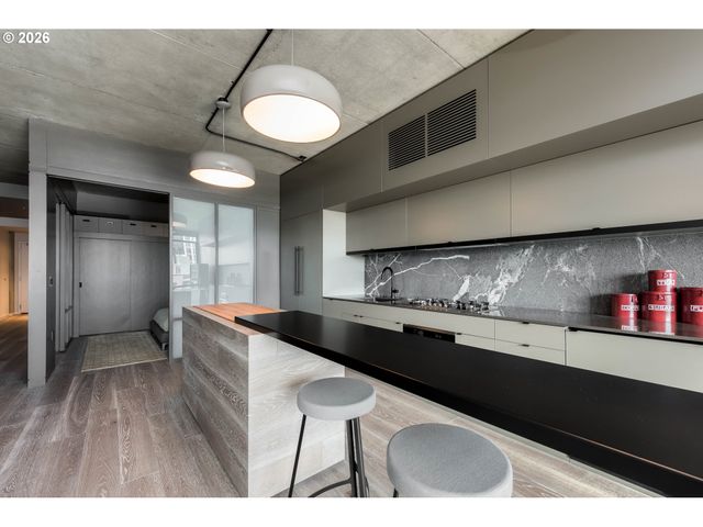 1410 Nw KEARNEY St 721, Portland, OR 97209