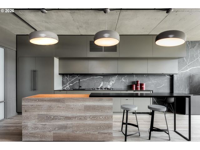 1410 Nw KEARNEY St 721, Portland, OR 97209