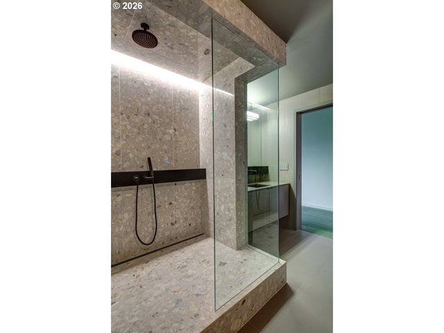 1410 Nw KEARNEY St 721, Portland, OR 97209