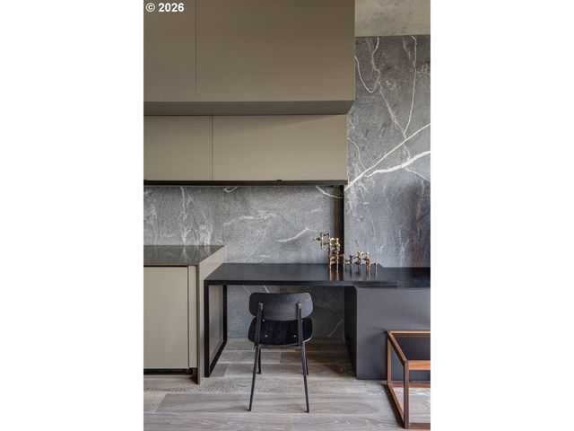 1410 Nw KEARNEY St 721, Portland, OR 97209