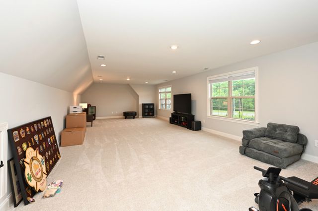 963 Luxborough Dr, Hendersonville, TN 37075