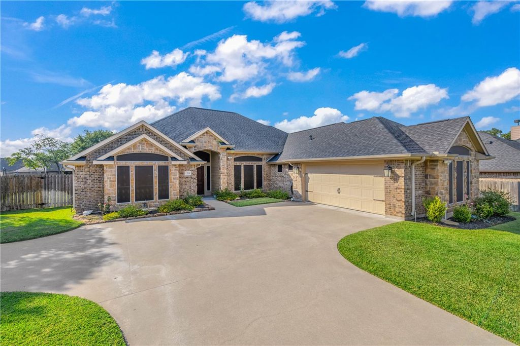 1203 Beacon Court, College Station, TX 77845