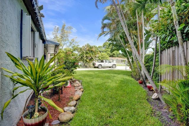 1020 NW 25th Ave, Fort Lauderdale, FL 33311