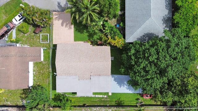 1020 NW 25th Ave, Fort Lauderdale, FL 33311