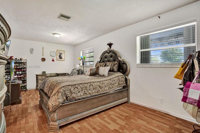 1020 NW 25th Ave, Fort Lauderdale, FL 33311