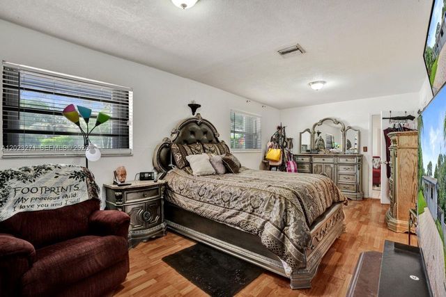 1020 NW 25th Ave, Fort Lauderdale, FL 33311