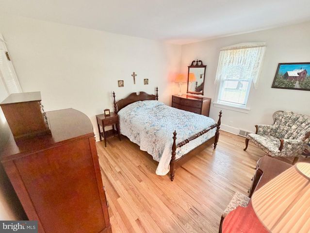 1901 COLUMBUS RD, Burlington, NJ 08016