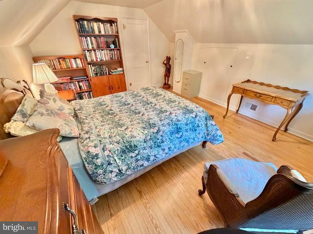1901 COLUMBUS RD, Burlington, NJ 08016