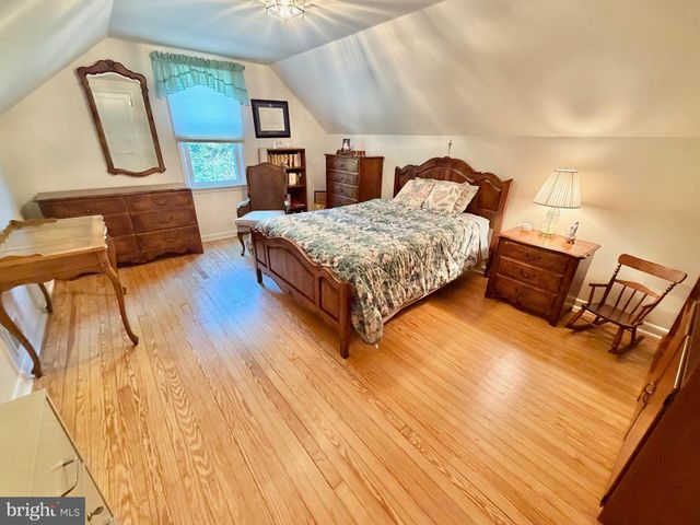 1901 COLUMBUS RD, Burlington, NJ 08016