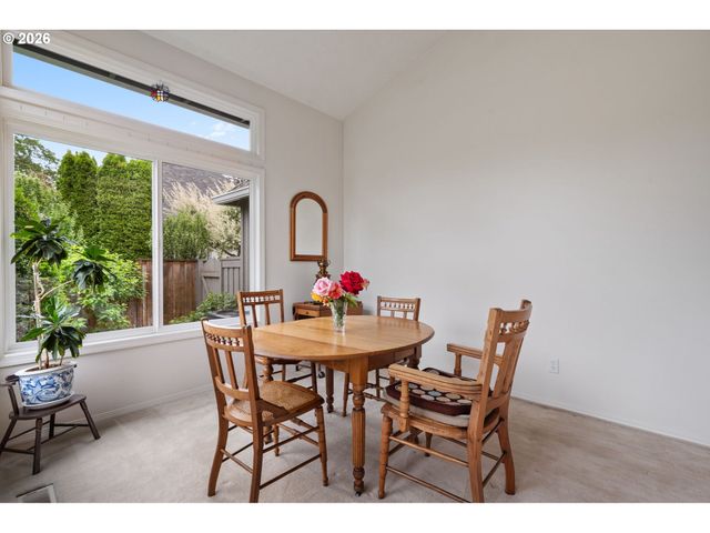 5799 LANGFORD Ln, Lake Oswego, OR 97035