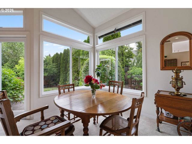 5799 LANGFORD Ln, Lake Oswego, OR 97035