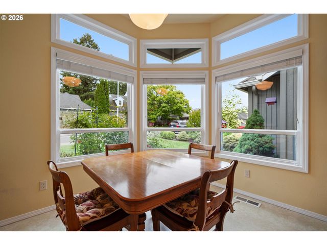 5799 LANGFORD Ln, Lake Oswego, OR 97035