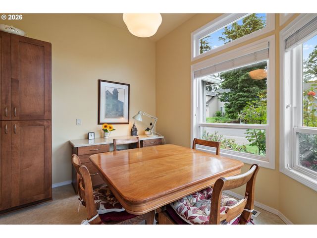 5799 LANGFORD Ln, Lake Oswego, OR 97035