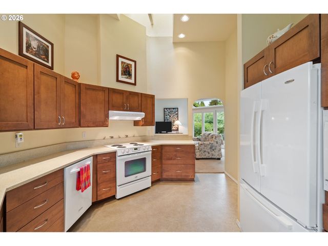 5799 LANGFORD Ln, Lake Oswego, OR 97035