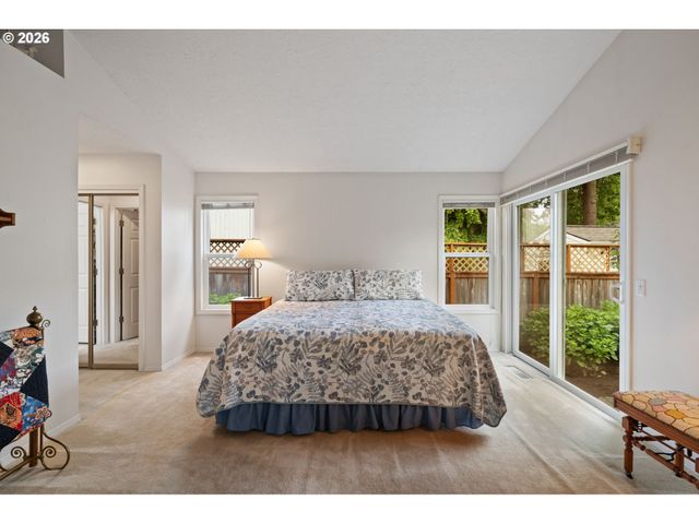 5799 LANGFORD Ln, Lake Oswego, OR 97035