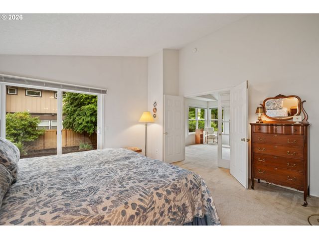 5799 LANGFORD Ln, Lake Oswego, OR 97035