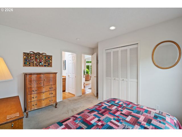 5799 LANGFORD Ln, Lake Oswego, OR 97035