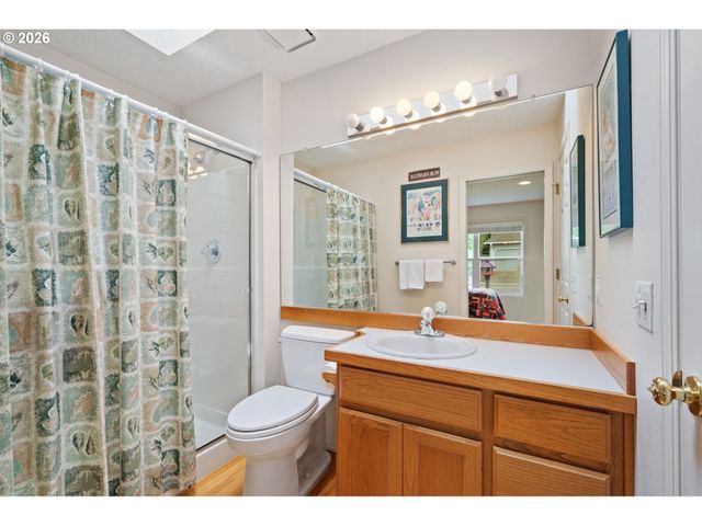 5799 LANGFORD Ln, Lake Oswego, OR 97035
