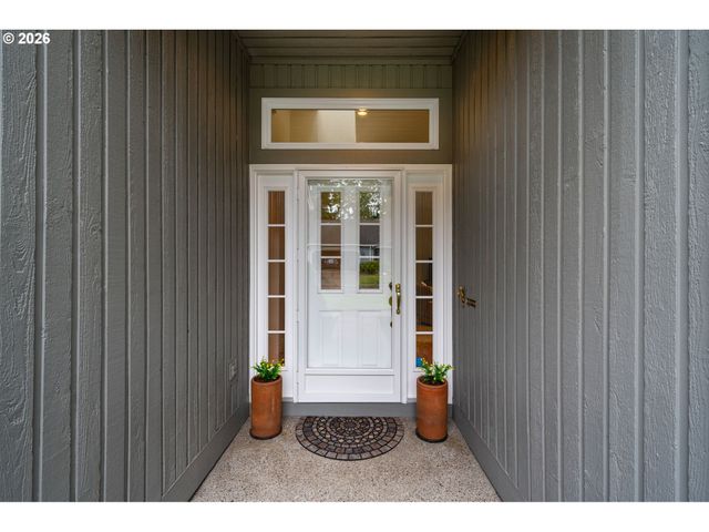 5799 LANGFORD Ln, Lake Oswego, OR 97035