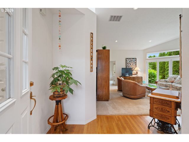 5799 LANGFORD Ln, Lake Oswego, OR 97035