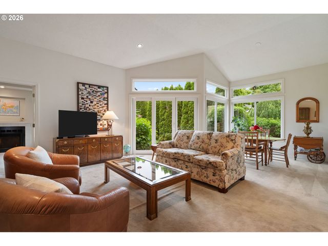 5799 LANGFORD Ln, Lake Oswego, OR 97035