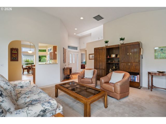 5799 LANGFORD Ln, Lake Oswego, OR 97035
