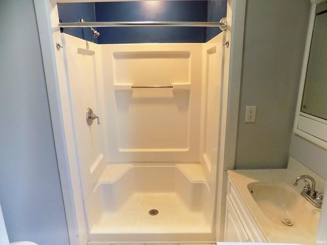 703 S APPERSON Way, Kokomo, IN 46901