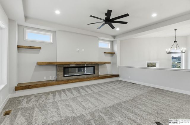 9910 Cimarron Street, Papillion, NE 68046