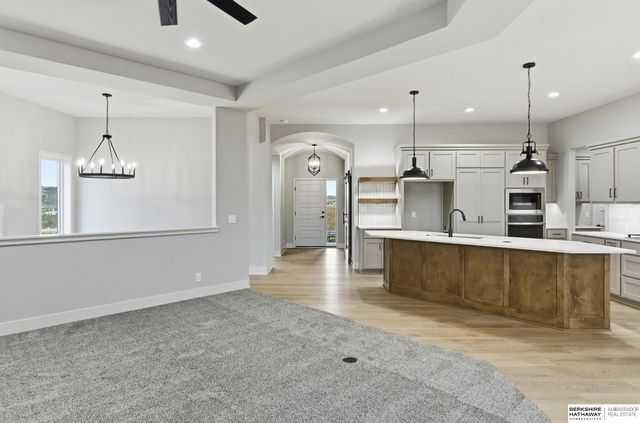 9910 Cimarron Street, Papillion, NE 68046