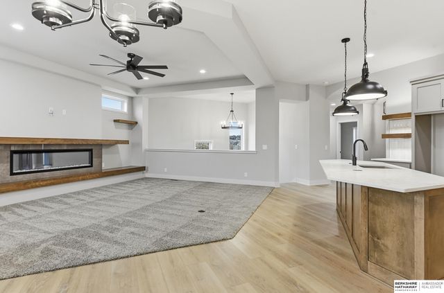 9910 Cimarron Street, Papillion, NE 68046