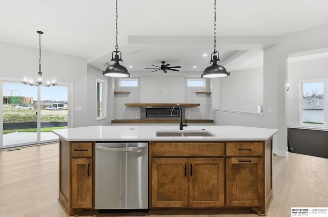 9910 Cimarron Street, Papillion, NE 68046