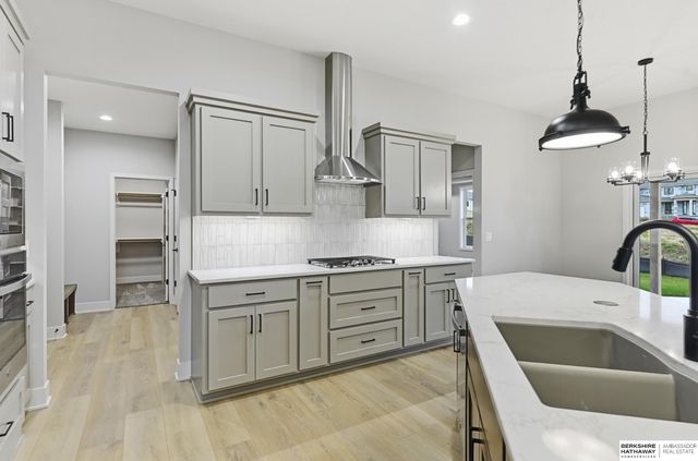 9910 Cimarron Street, Papillion, NE 68046