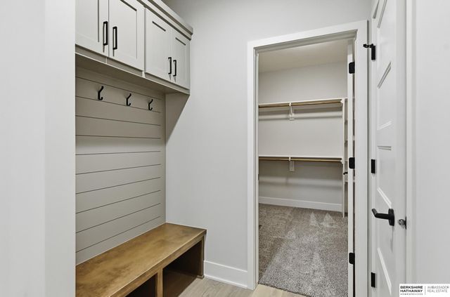 9910 Cimarron Street, Papillion, NE 68046